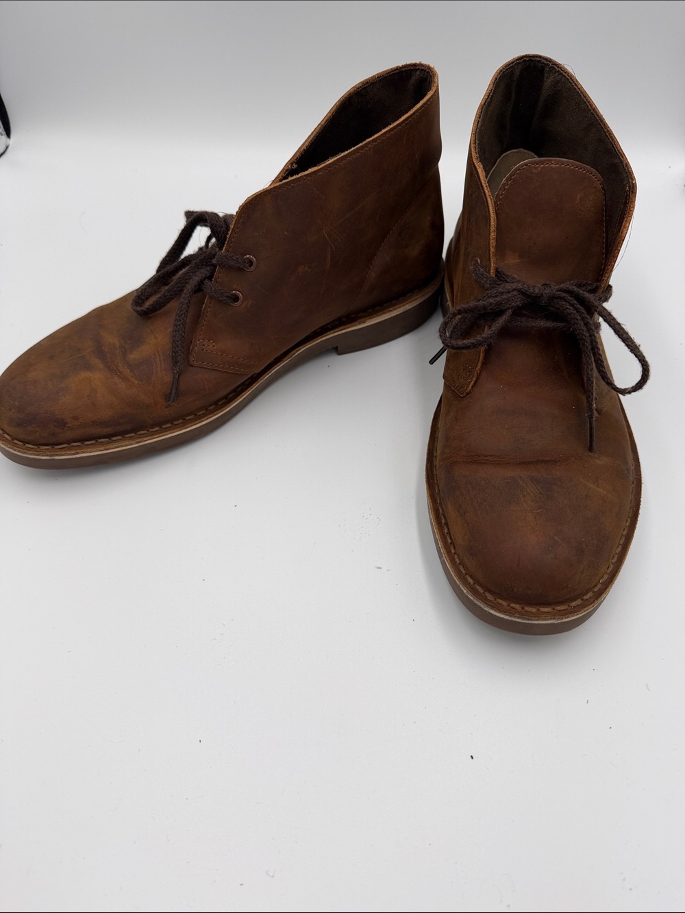 Clarks Brown Leather Chukka Boots with Lace-Up distressed p